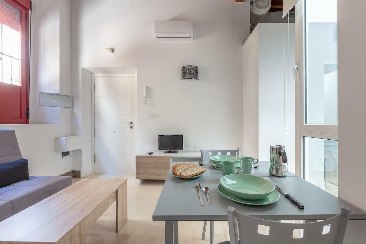 Apartment Pasaje De Amores Der - Descanso En Casa Y Vida Cultural Y Monumentos 4 Px Sevilla